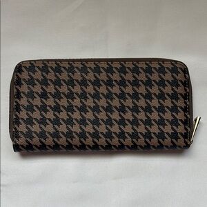 Houndstooth Zip-Around Wallet EUC